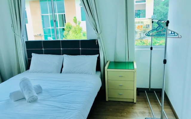 Natol Homestay - Kuching Home Penthouse Airport Road