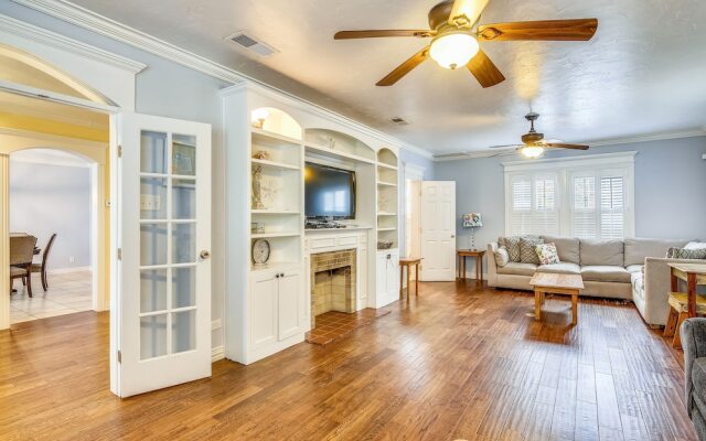 The Turquoise Turtle 4 Bedroom Home