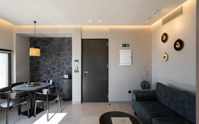 Apikia Santorini Suites - Adults Only