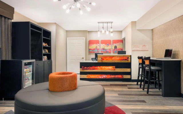 Hawthorn Suites by Wyndham Louisville North