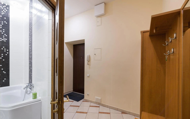 Апартаменты двухкомнатные для 6х около парка в центре