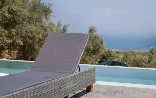 Villa Andria With 5 Bedrooms and 5 Bathrooms