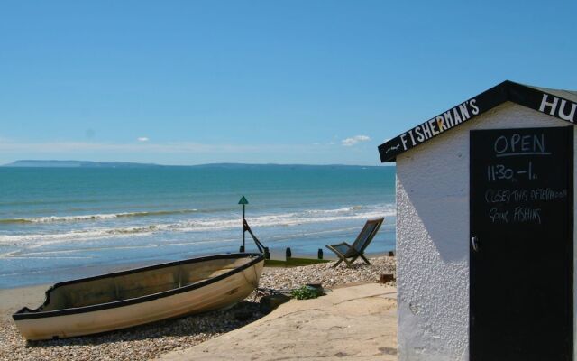Sunny Modern Nr Beach Village w Parking