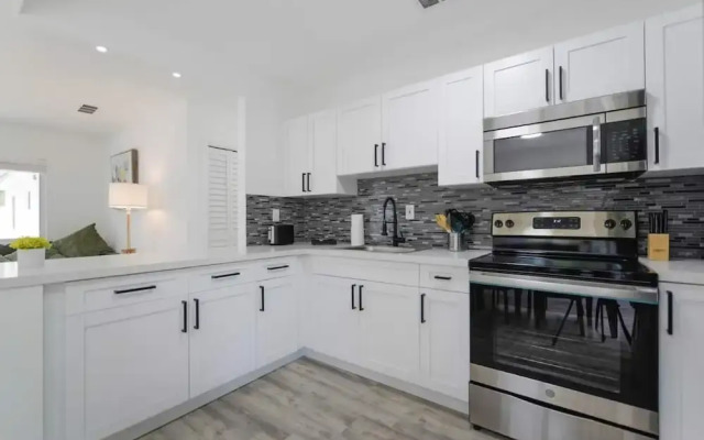 Beautiful 3 Bedroom House In Miami