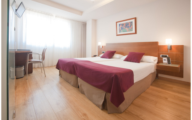 Duerming Longoria Plaza Hotel