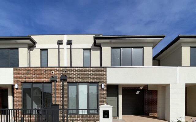 Casey Green Townhouse by GoodLive