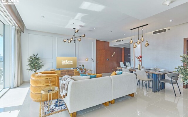 bnbme | U Bora Towers | 3 + Maids