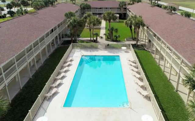 Courtyard #127 Condo