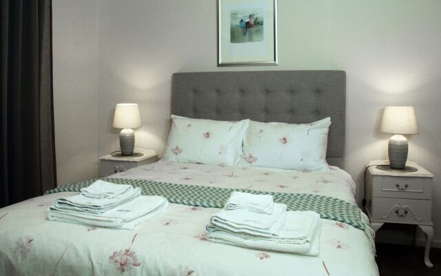 Adelaide Central Apartment - 3Br, 2Bath & Carpark