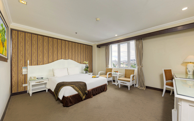 Chalcedony Grand Hotel – Guest Rooms – Hanoi