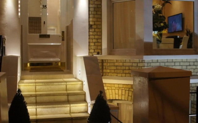 Sapphire Hotel