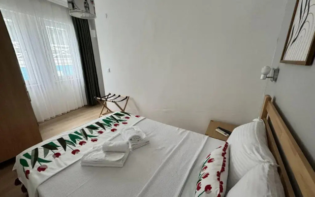 Ada Luna Bozcaada