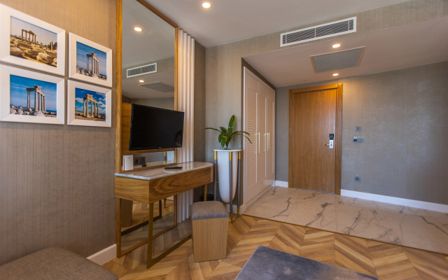 Alexia Resort & Spa