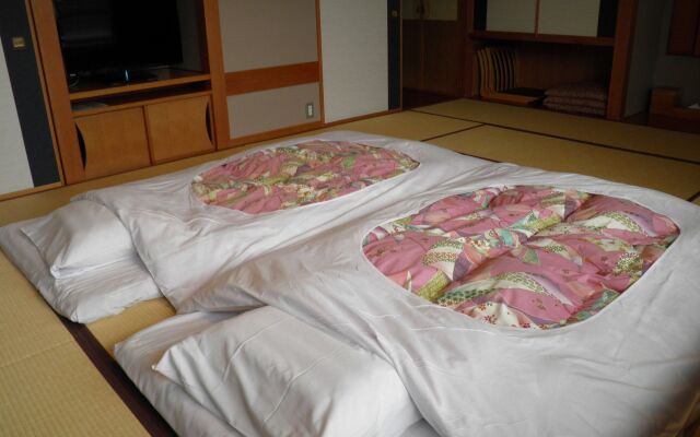 Wakakusa no Yado Maruei Ryokan