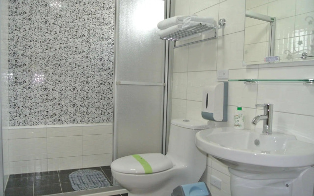 Pisces 82 Home B&B