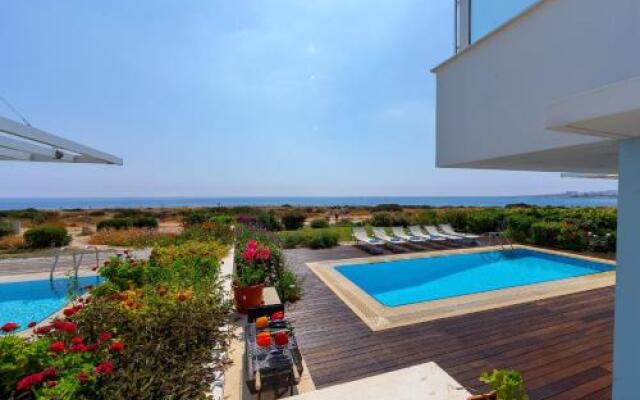 Beachfront Villa Balsa