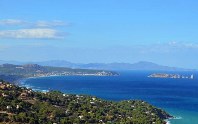 Beautiful House for 4 Only 1km From the Beach