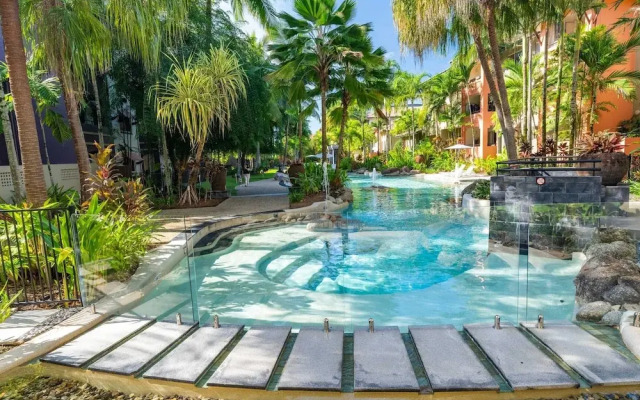 Leaf Luxe - 9 Pools BBQ Gym