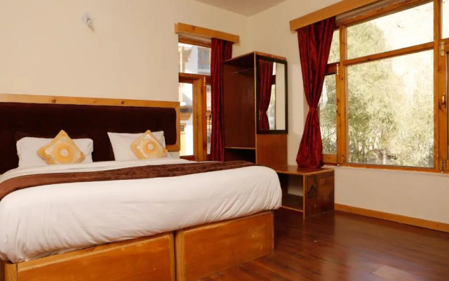OYO 14402 Himalayan Villa