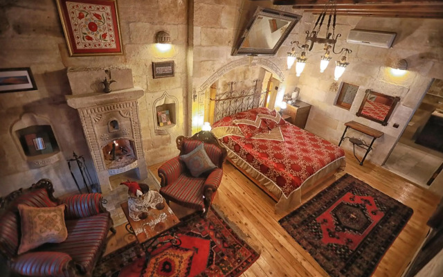 Traveller's Cave Hotel