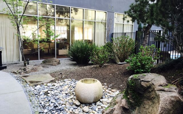 Courtyard by Marriott Oakland Downtown