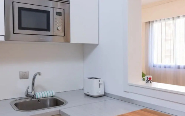 Engracia Square 1-bedroom Apartment in Chamber