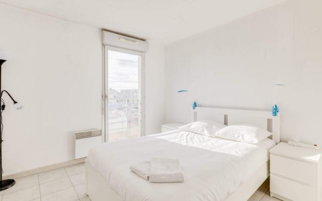 Bright T3 of 54m ² With Balcony