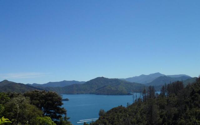 Sequoia Lodge & Backpackers