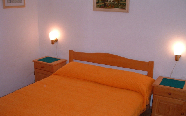 Apartment Sim - 130 m from sea: A1 Zuti Bol, Island Brac
