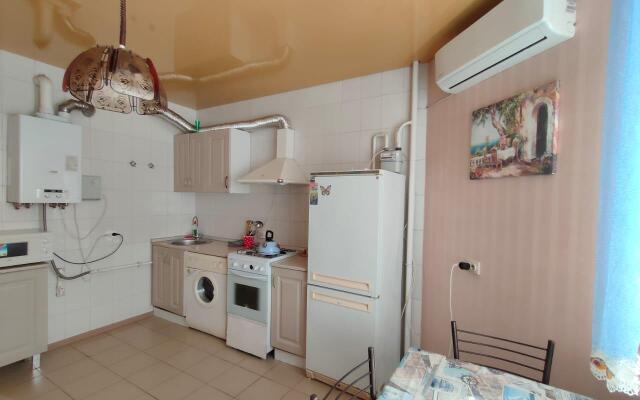 День и ночь на улице Краснознамённая