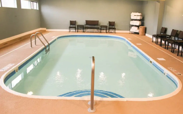 Holiday Inn Express Osage Beach - Lake Of The Ozarks by IHG