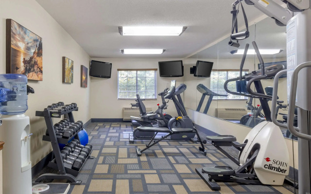 Best Western Plus Berkshire Hills Inn & Suites