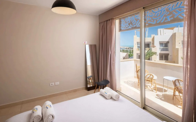 Xuru Stays I Roomy & Relaxed 1bdr @ Mangroovy Free Beach & Pool