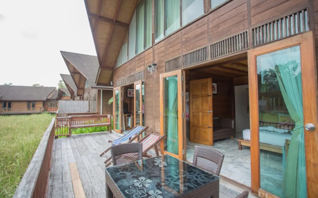 Rice Farm Villa Suratthani