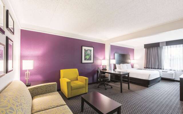 La Quinta Inn & Suites by Wyndham San Antonio Downtown