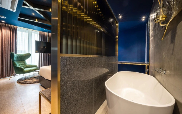 Hotel the Castle Sincheon