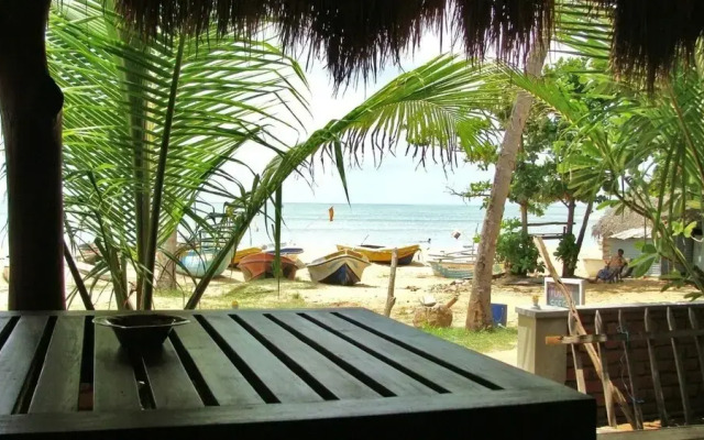 Rupa's Hotel Arugambay