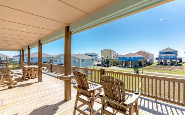 Tidewater 4 Bedroom Home by RedAwning