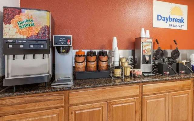 Days Inn & Suite Qualcomm Stadium/sdsu