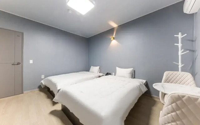Yeosu Rivera Hotel