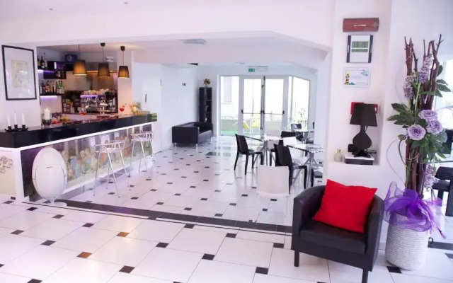 Hotel Leonardo