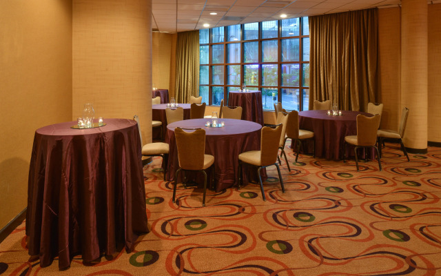 DoubleTree by Hilton Charlotte City Center