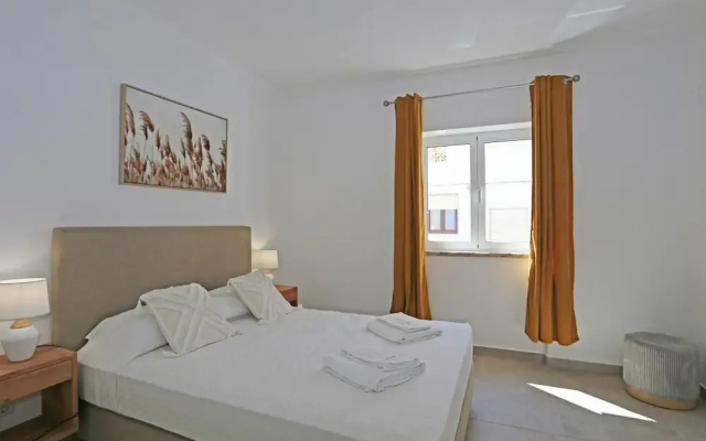 B88 - Mendon a Street Apartment