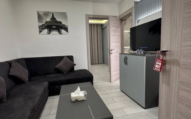 Luxury Room 03 Near Downtown