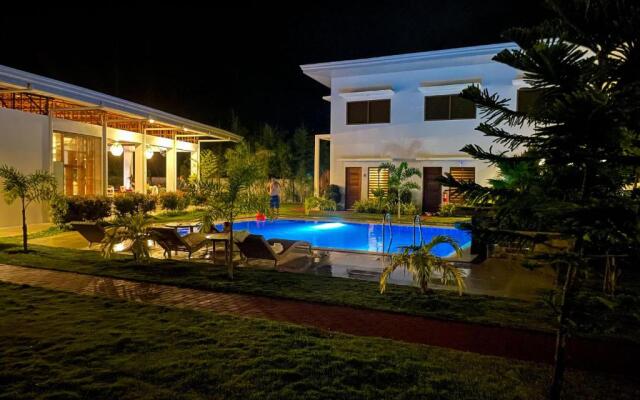 Red Picnic Hostel
