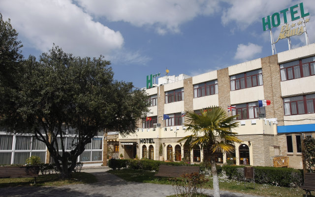 El Aguila Hotel