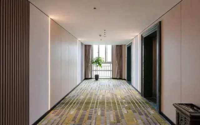 GreenTree Inn Express Hotel (Shanghai Songjiang Sports Center Subway Station)
