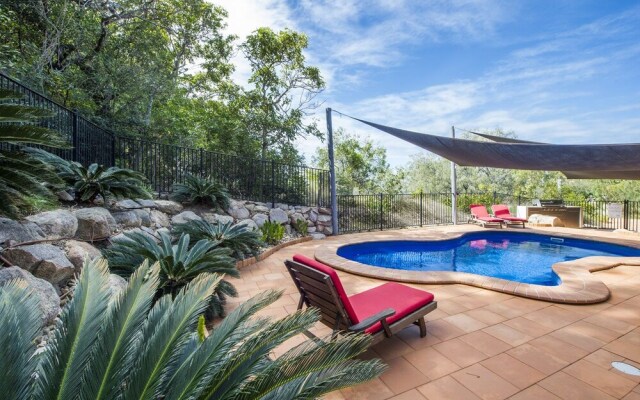 The Beach House At Arthur Bay