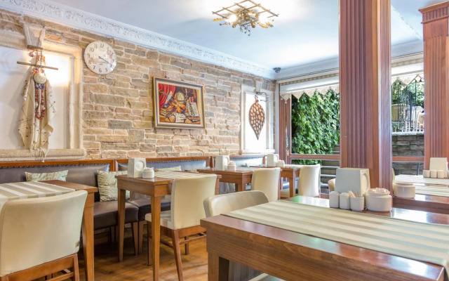 Sphendon Hotel