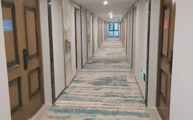 Quzhi·Hip-hop Hotel (Meizhou Meijiang District Wanda Plaza)